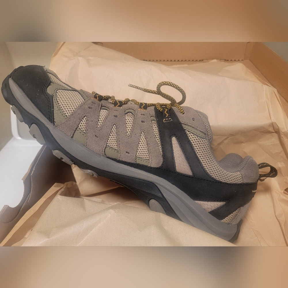 Brand NEW Merrell Men's Athletic Shoes - Black and Tan